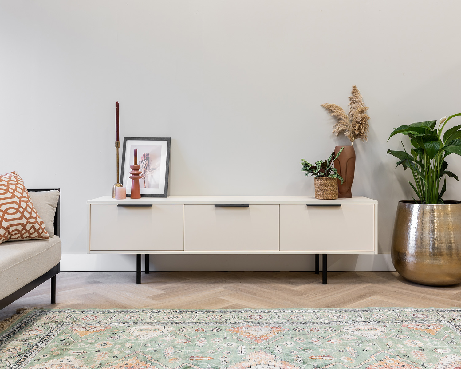 WOME tv-meubels | Scandinavisch tv-meubel | Eclectisch interieur | Minimalistische woonstijl | Luxe tv-meubel | Maatwerk meubel | Interieuradvies | Tv-meubel zwart | Tv-meubel hout | Tv dressoir